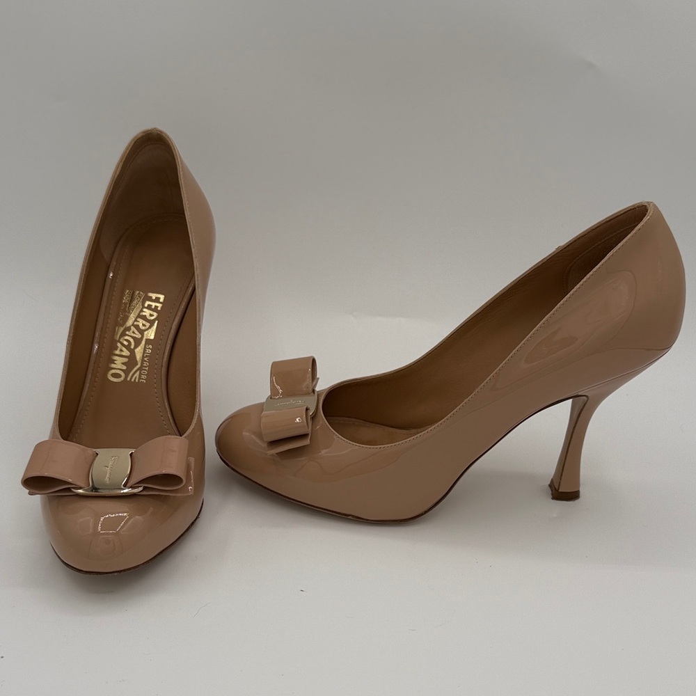 Salvatore Ferragamo Women's Beige Heels with Bow
